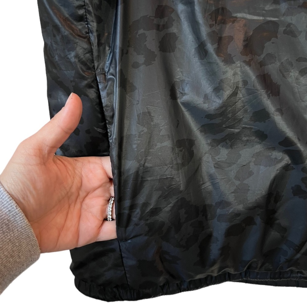 Nike Therma Fit Repel Reversible Black Leopard Semi-Cropped Puffer Vest Golf XL - Picture 15 of 16